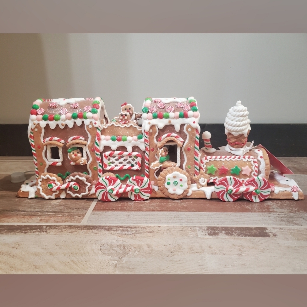 Candyland Gingerbread Train-NWT